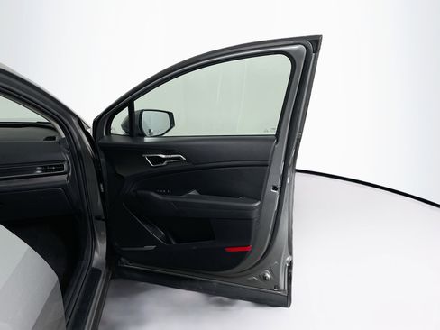 Used 2023 Kia Sportage LX image 30