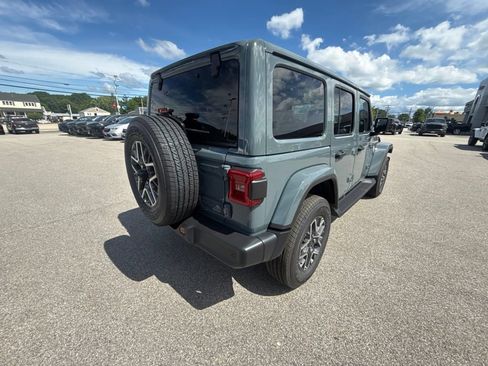New 2026 Jeep Wrangler Unlimited Sahara AWD/4WD image 5