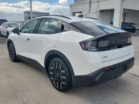 New 2026 Nissan Leaf Platinum+ w/ Cargo Package (Platinum+) FWD image 3