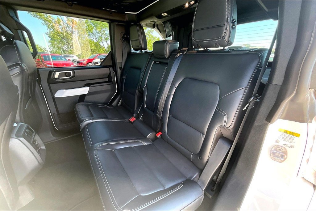 Used 2025 Ford Bronco Outer Banks AWD/4WD image 36