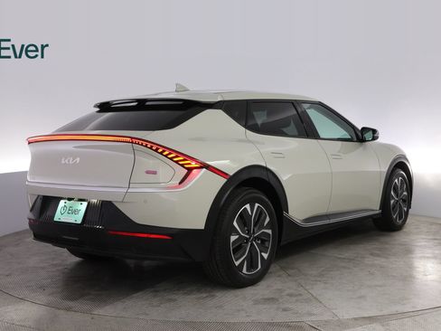 Used 2024 Kia EV6 Light RWD image 3
