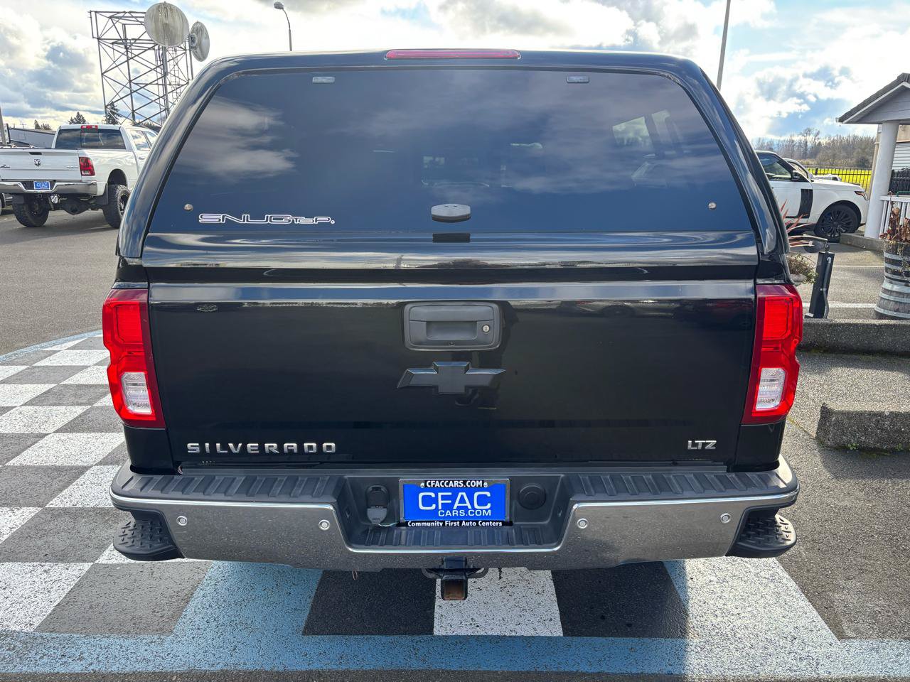 Used 2018 Chevrolet Silverado 1500 LTZ w/ LTZ Plus Package AWD/4WD image 4
