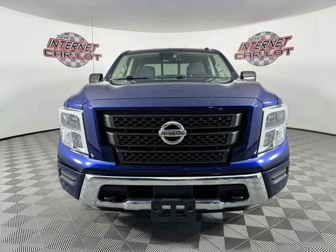 Used 2021 Nissan Titan SV w/ SV Convenience Package AWD/4WD image 2