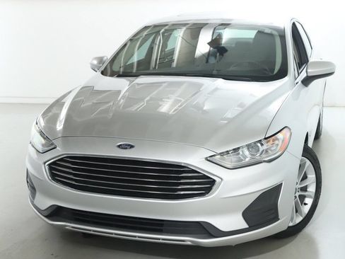 Used 2019 Ford Fusion SE FWD image 3