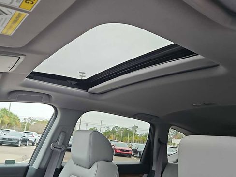 Used 2018 Honda CR-V Touring image 16