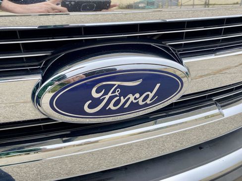 Used 2017 Ford F150 Lariat image 21