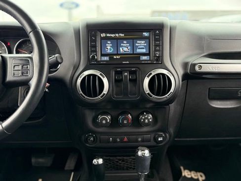 Used 2014 Jeep Wrangler Sahara w/ Dual Top Group AWD/4WD image 23