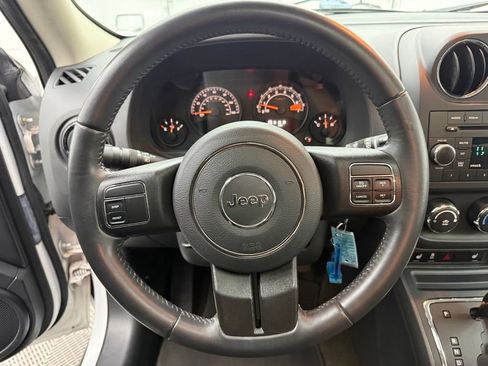 Used 2017 Jeep Patriot Latitude w/ Sun/Sound Group AWD/4WD image 19