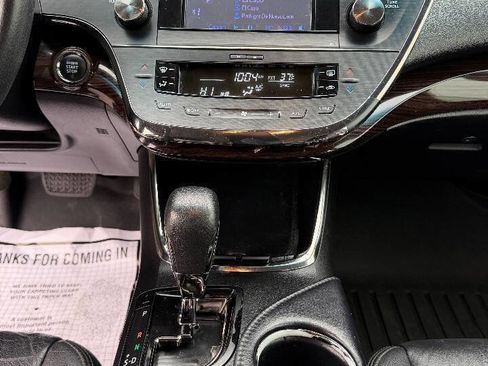 Used 2013 Toyota Avalon XLE image 17