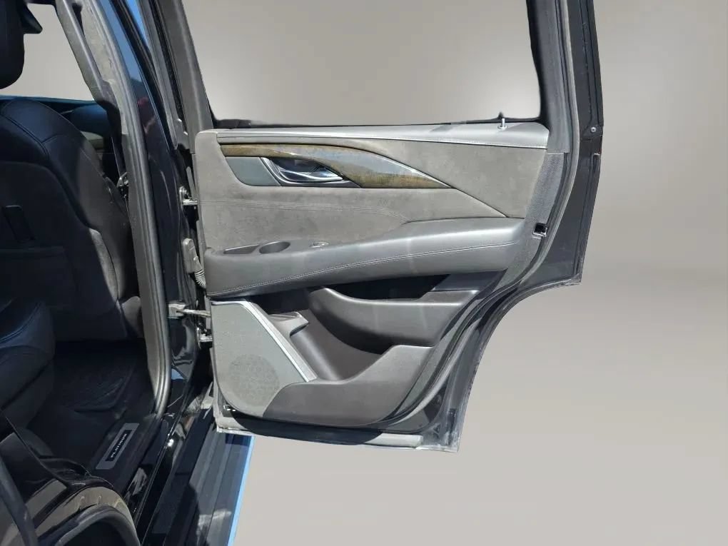 Used 2019 Cadillac Escalade Platinum AWD/4WD image 48