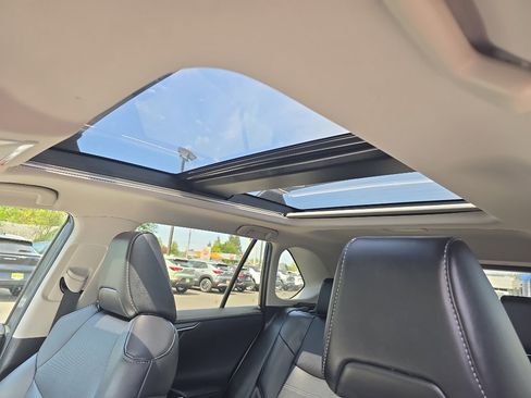 Used 2022 Toyota RAV4 Limited AWD/4WD image 13