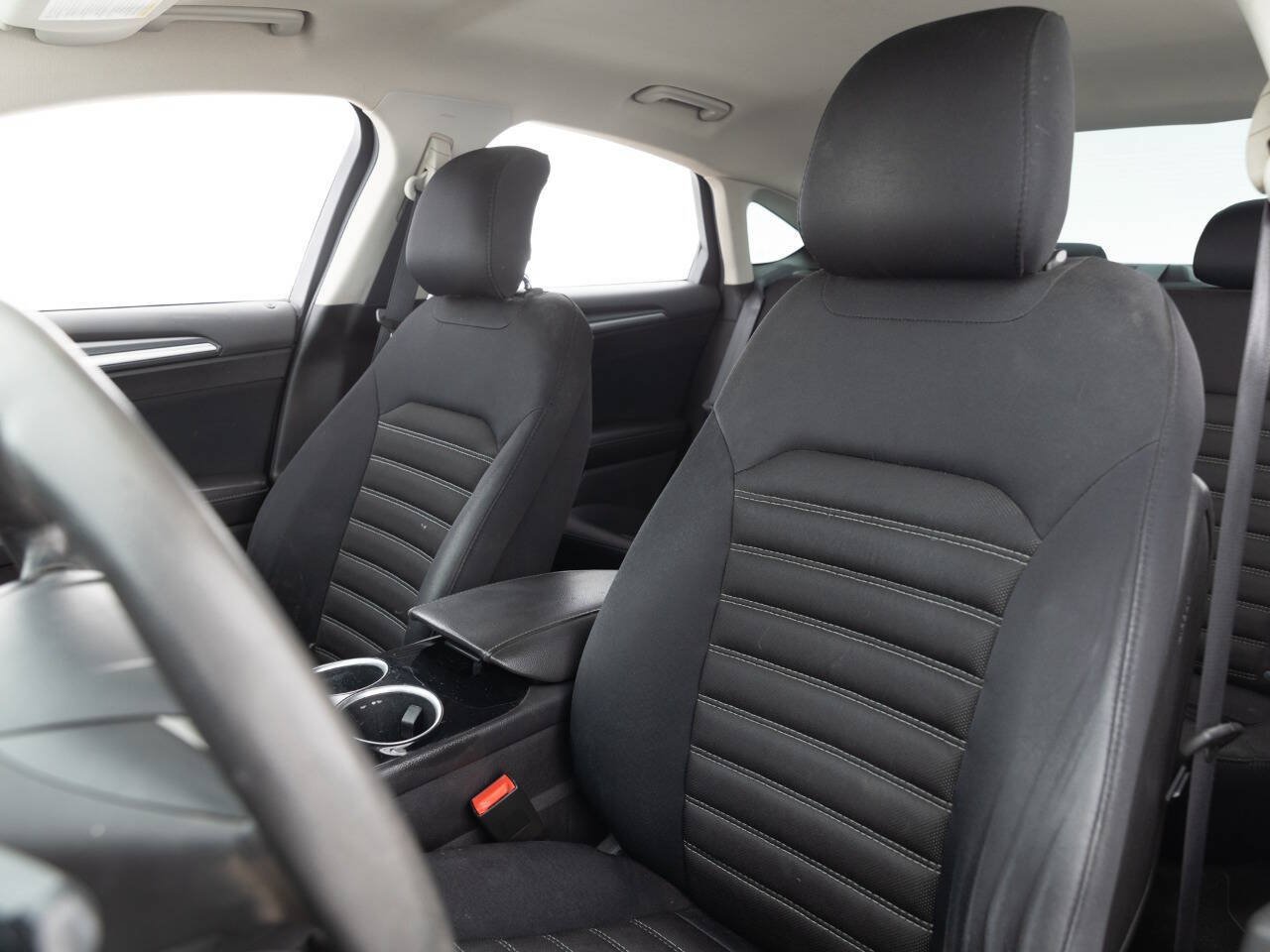 Used 2014 Ford Fusion SE FWD image 22