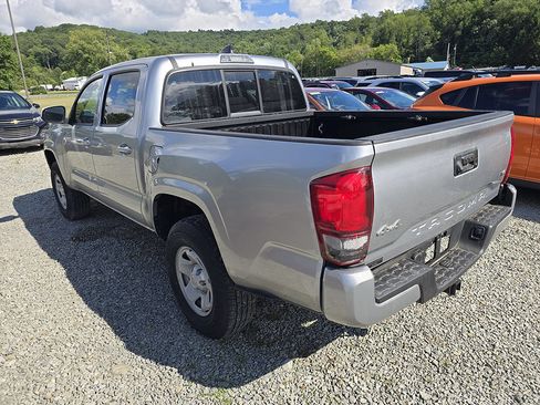 Used 2023 Toyota Tacoma SR AWD/4WD image 2