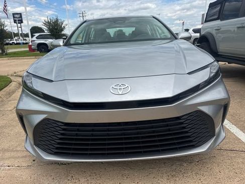 Used 2025 Toyota Camry LE FWD image 2