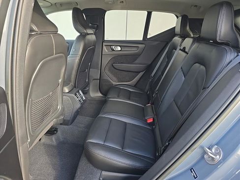 Certified 2023 Volvo XC40 B5 Ultimate w/ Climate Package image 8