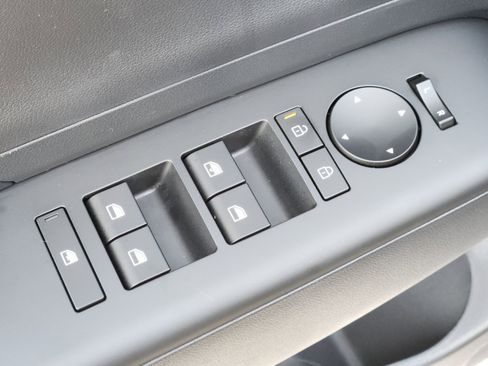 New 2026 Hyundai Kona SE image 15