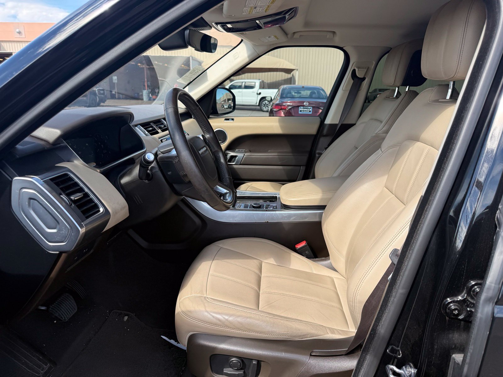 Used 2019 Land Rover Range Rover Sport SE AWD/4WD image 9