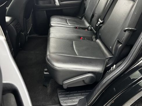 Used 2022 Toyota 4Runner Limited AWD/4WD image 32
