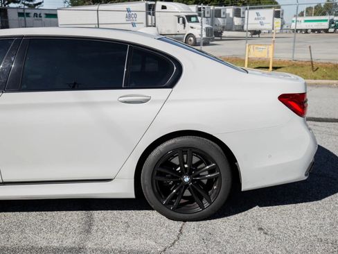 Used 2018 BMW 750i image 4