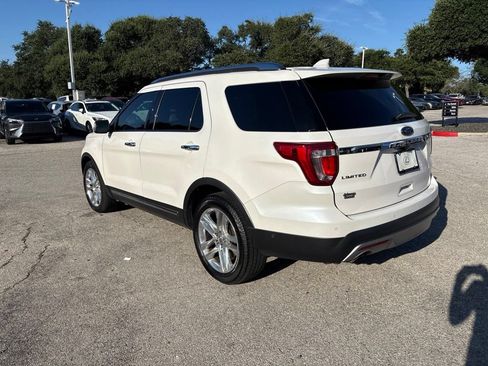 Used 2016 Ford Explorer Limited w/ Equipment Group 301A FWD image 3