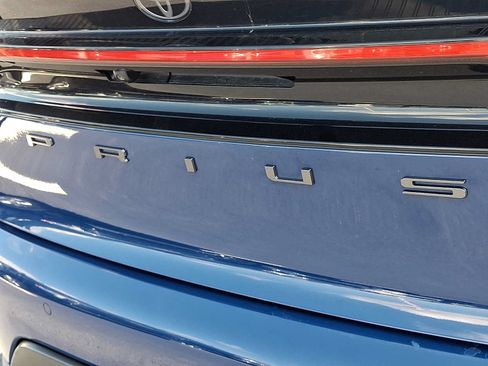 Used 2025 Toyota Prius LE FWD image 29