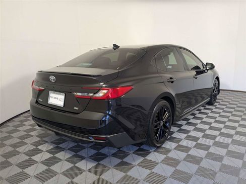 Used 2025 Toyota Camry SE w/ Convenience Package FWD image 6