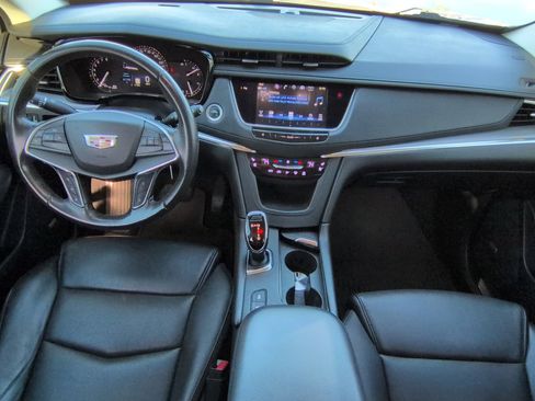 Used 2019 Cadillac XT5 Premium Luxury w/ LPO, Black Ice Package image 15