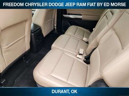 Used 2024 Ford Explorer XLT w/ Equipment Group 202A AWD/4WD image 21