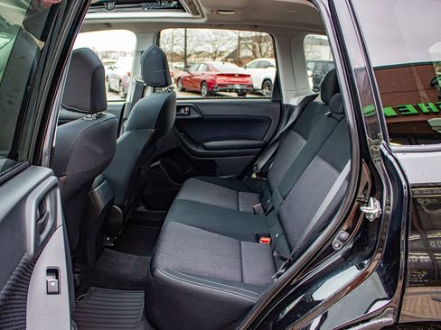 Used 2017 Subaru Forester 2.5i Premium image 15