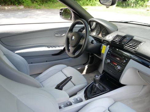 Used 2011 BMW 135i Convertible RWD image 33