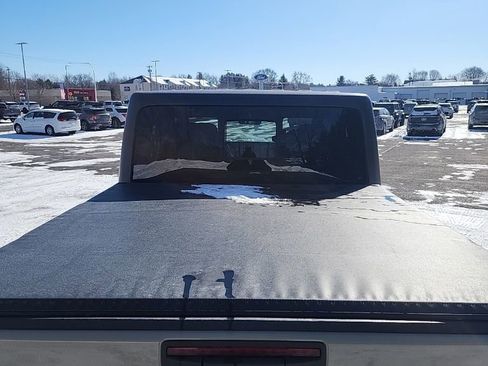 Used 2020 Jeep Gladiator Overland image 12
