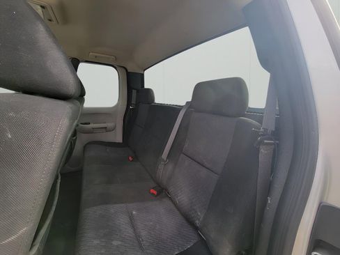 Used 2010 Chevrolet Silverado 1500 W/T image 17