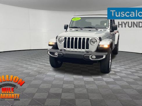Used 2023 Jeep Gladiator Sport image 4