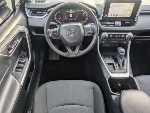 Used 2025 Toyota RAV4 XLE image 11