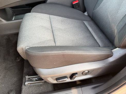 Certified 2025 Nissan Rogue SV FWD image 28