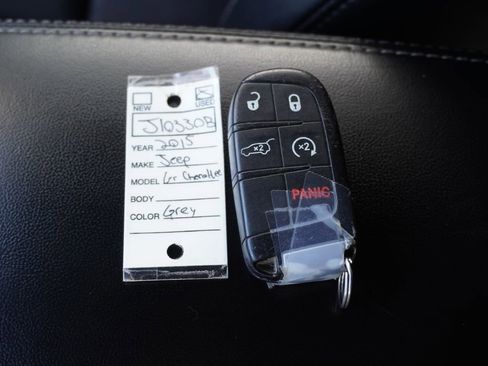 Used 2015 Jeep Grand Cherokee Limited w/ Luxury Group II image 30