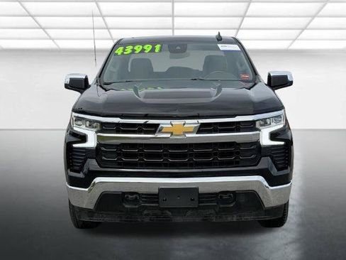 Used 2025 Chevrolet Silverado 1500 LT AWD/4WD image 2