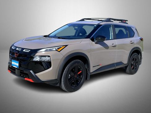 Certified 2025 Nissan Rogue SV AWD/4WD image 1