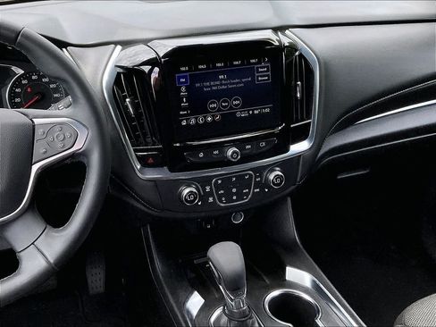 Used 2023 Chevrolet Traverse LT AWD/4WD image 19