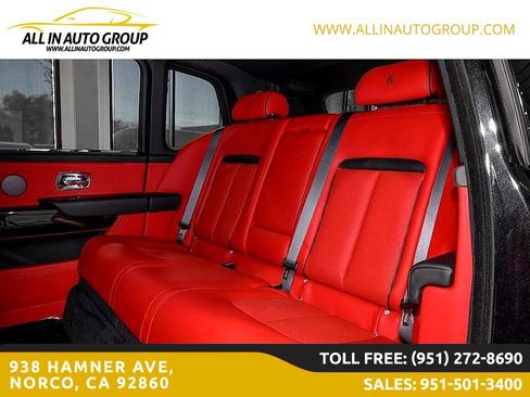 Used 2022 Rolls-Royce Cullinan w/ Dark Exterior Package image 9