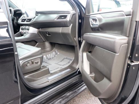 Used 2024 GMC Yukon SLT image 17