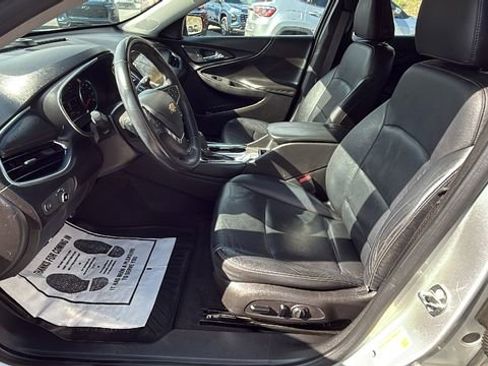 Used 2017 Chevrolet Malibu LT w/ Leather Package image 15