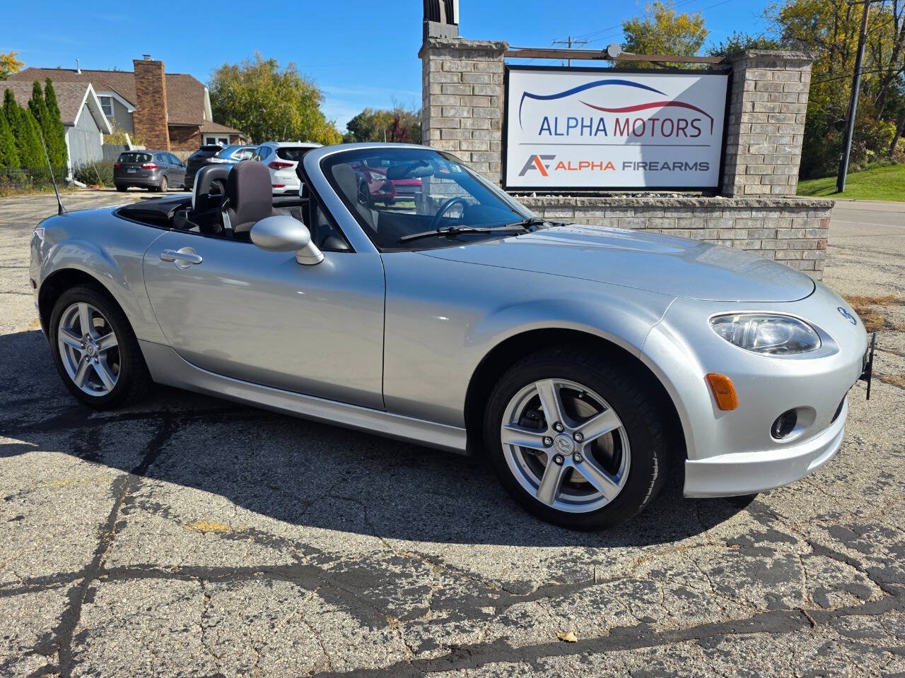 Used 2006 MAZDA MX-5 Miata Touring w/ Appearance Pkg RWD image 17