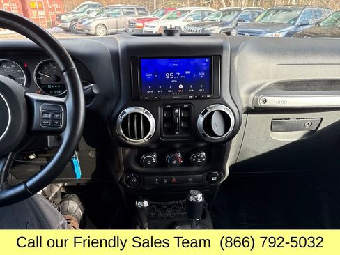 Used 2016 Jeep Wrangler Unlimited Sahara w/ Connectivity Group image 19