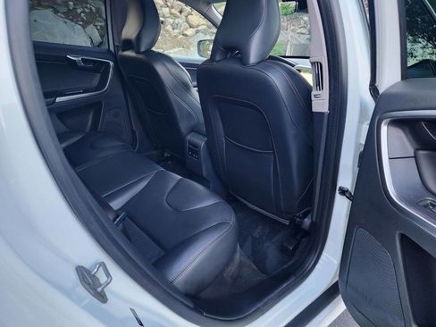 Used 2017 Volvo XC60 T6 Dynamic w/ Climate Package image 25