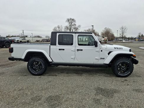 New 2026 Jeep Gladiator Willys image 9