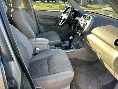 Used 2004 Toyota RAV4 2WD image 13