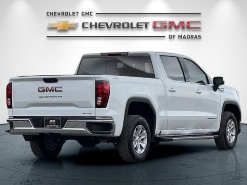 New 2026 GMC Sierra 1500 SLE w/ Preferred Package image 3