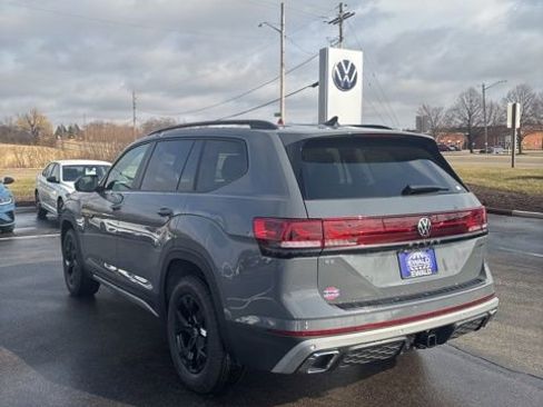 New 2026 Volkswagen Atlas Peak Edition AWD/4WD image 8