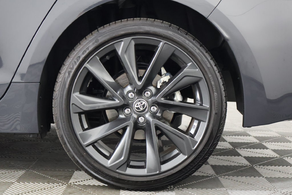 Used 2024 Toyota Corolla SE w/ SE Premium Package FWD image 17